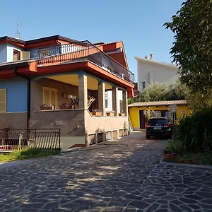 https://la-casa-degli-artisti-rome.it-romehotels.com